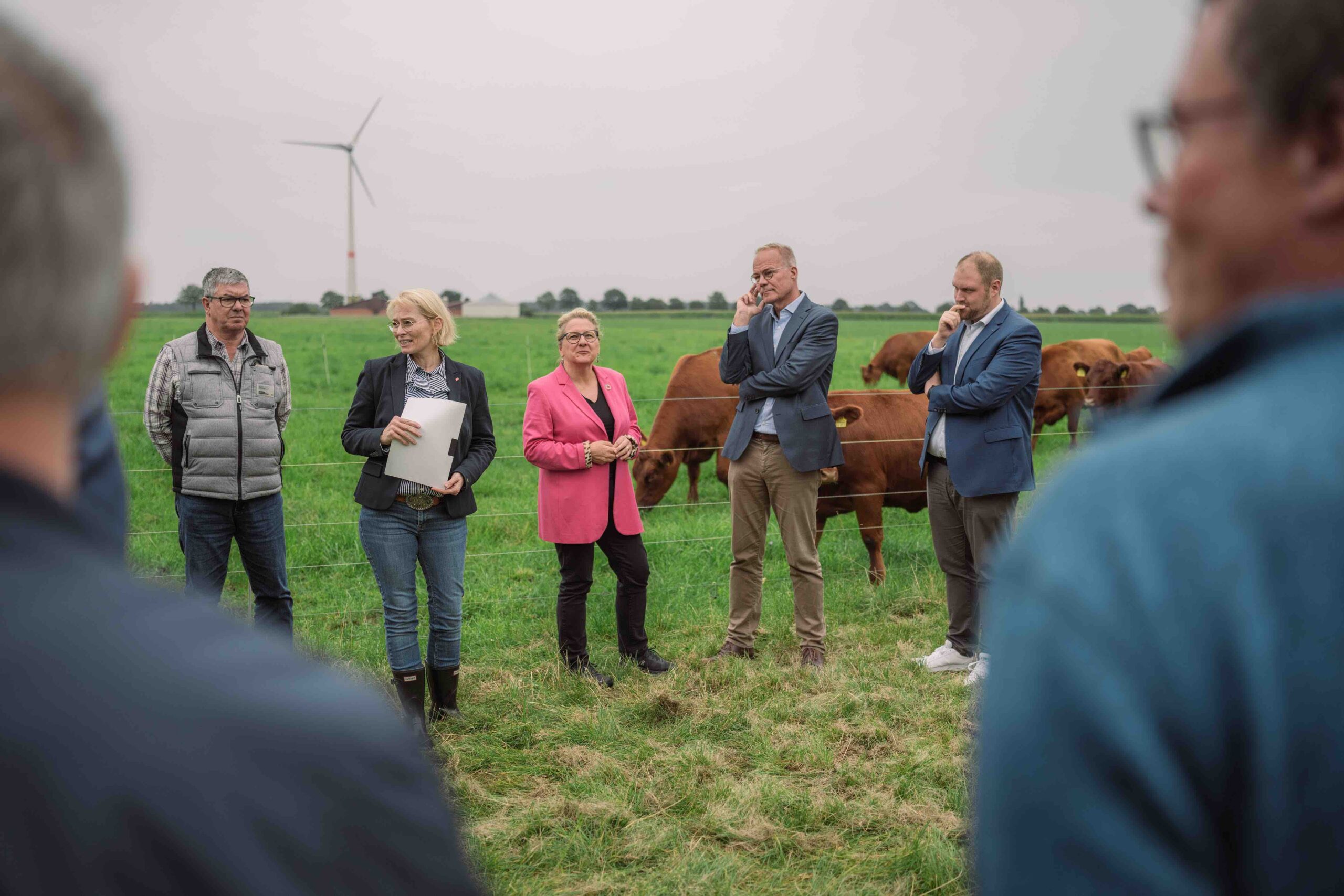 Bundesministerin Schulze besucht MdB Peggy Schierenbeck – und ist beeindruckt von Regenerativer Landwirtschaft auf dem Hof Schierholz – als Vorbild für Kleinbauern in Entwicklungsländern